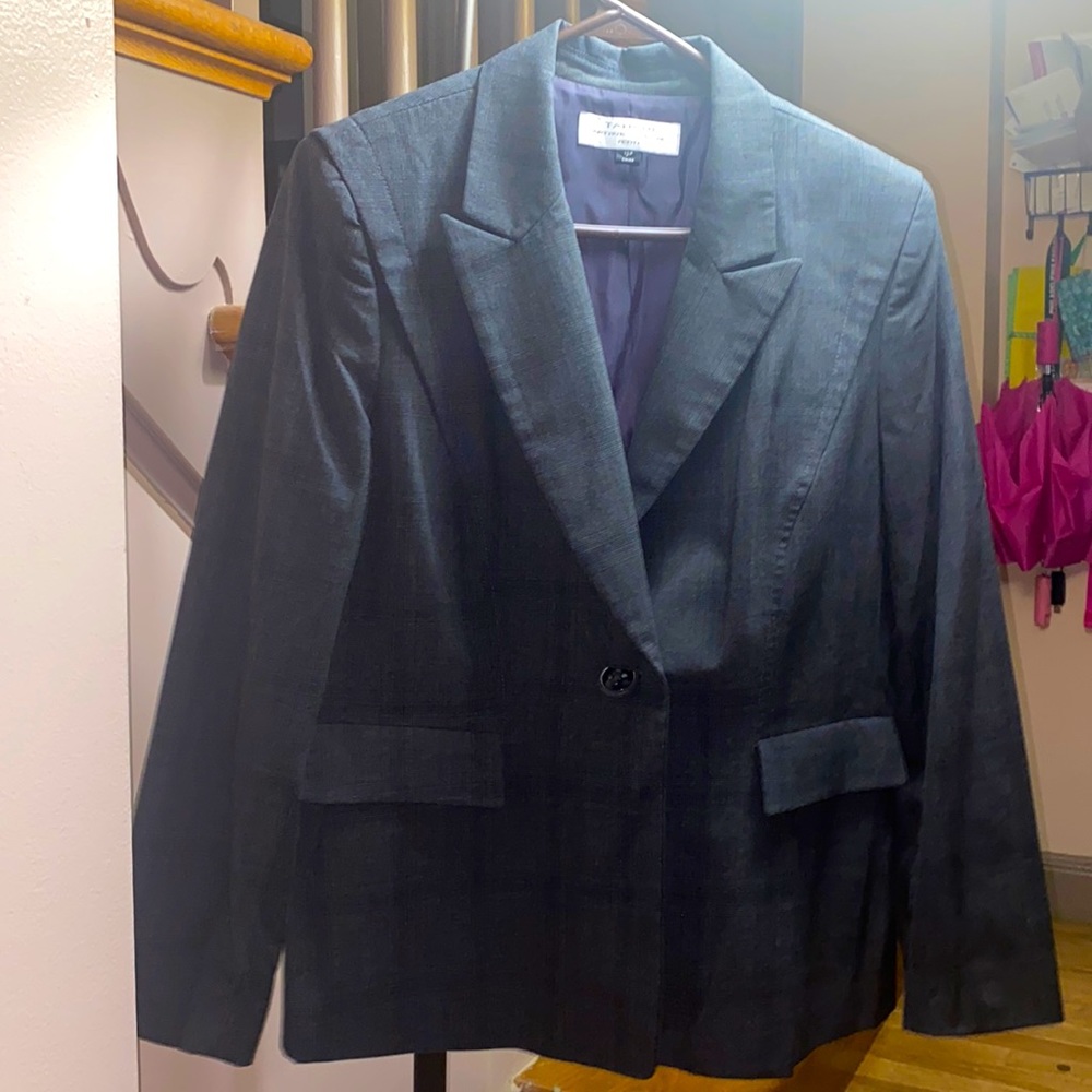 Classic Tahari Arthur S Levine 12P Grey Plaid Blazer